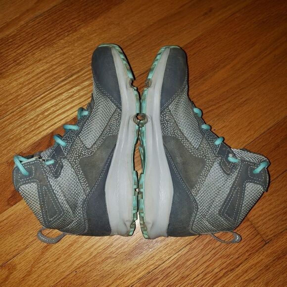 North Face gray boots - Picture 7 of 9